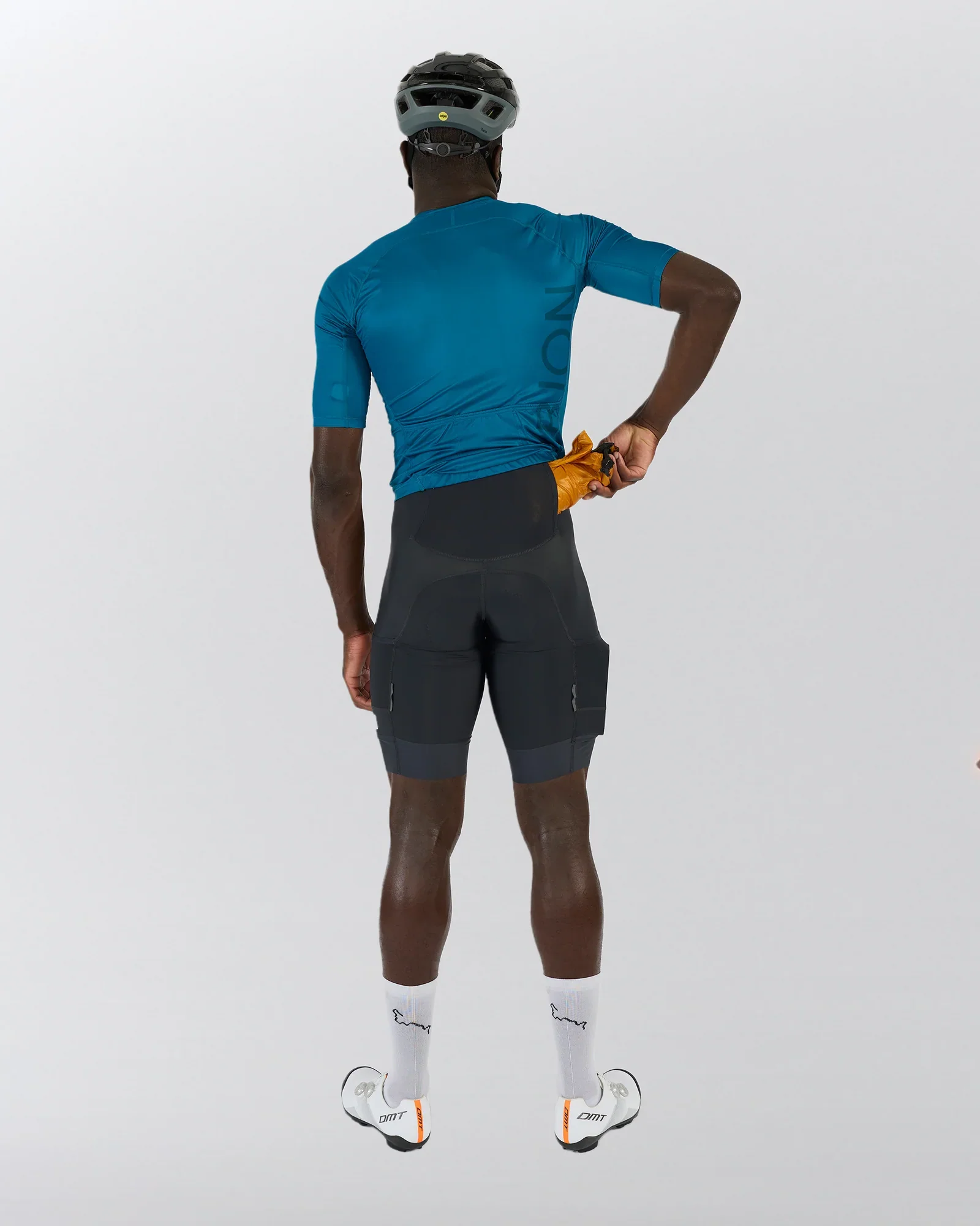 Albion ABR1 Men's Pocket Bib Shorts Graphite - Image 4