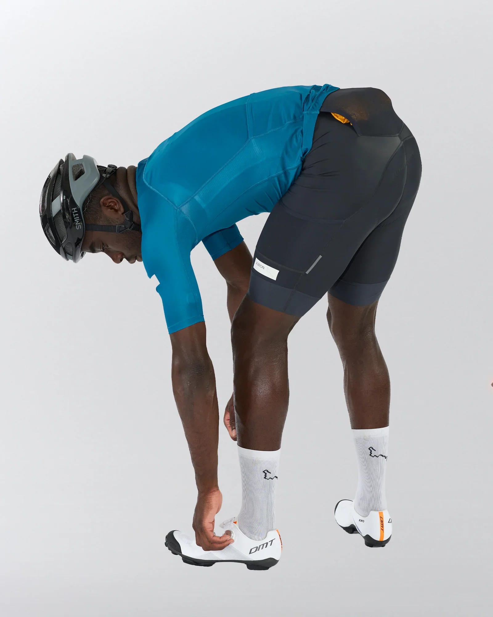 Albion ABR1 Men's Pocket Bib Shorts Graphite - Image 6