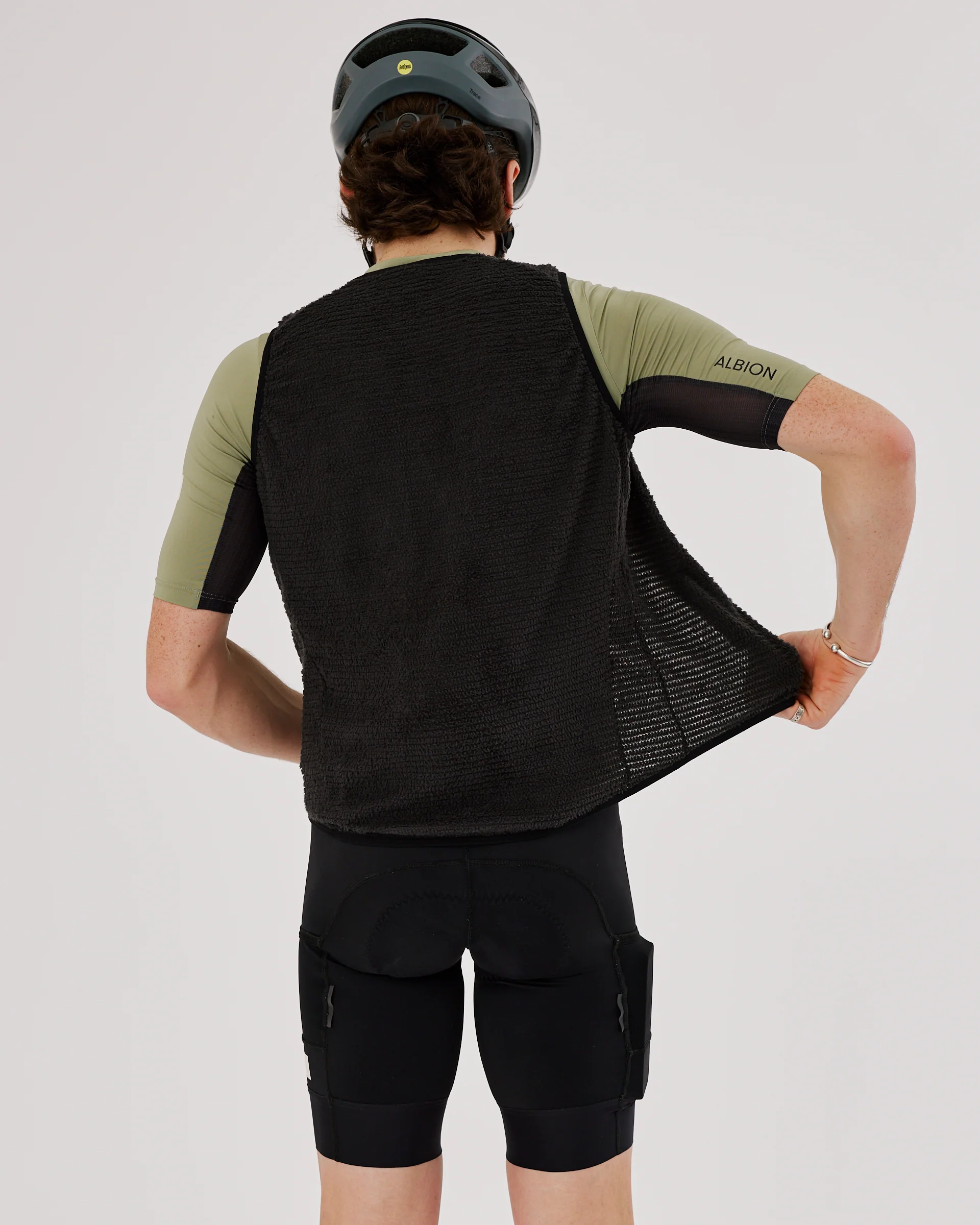 Albion Primaloft Active Evolve Body Warmer Graphite - Image 4