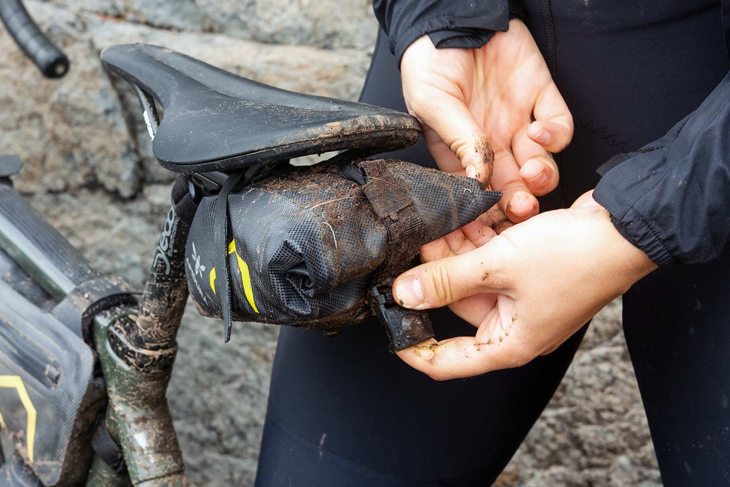 Apidura Expedition Tool Pack 1L - Image 7