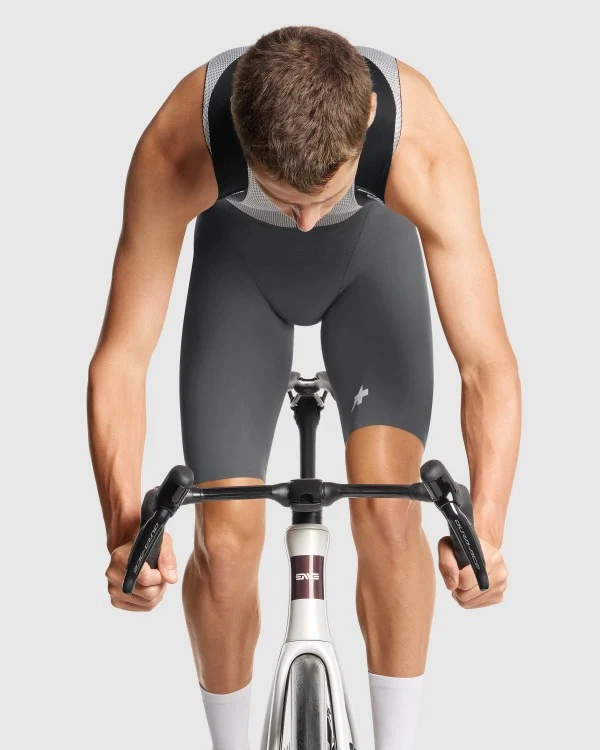 ASSOS EQUIPE R S11 Men's Bib Shorts Robust Grey - Image 5