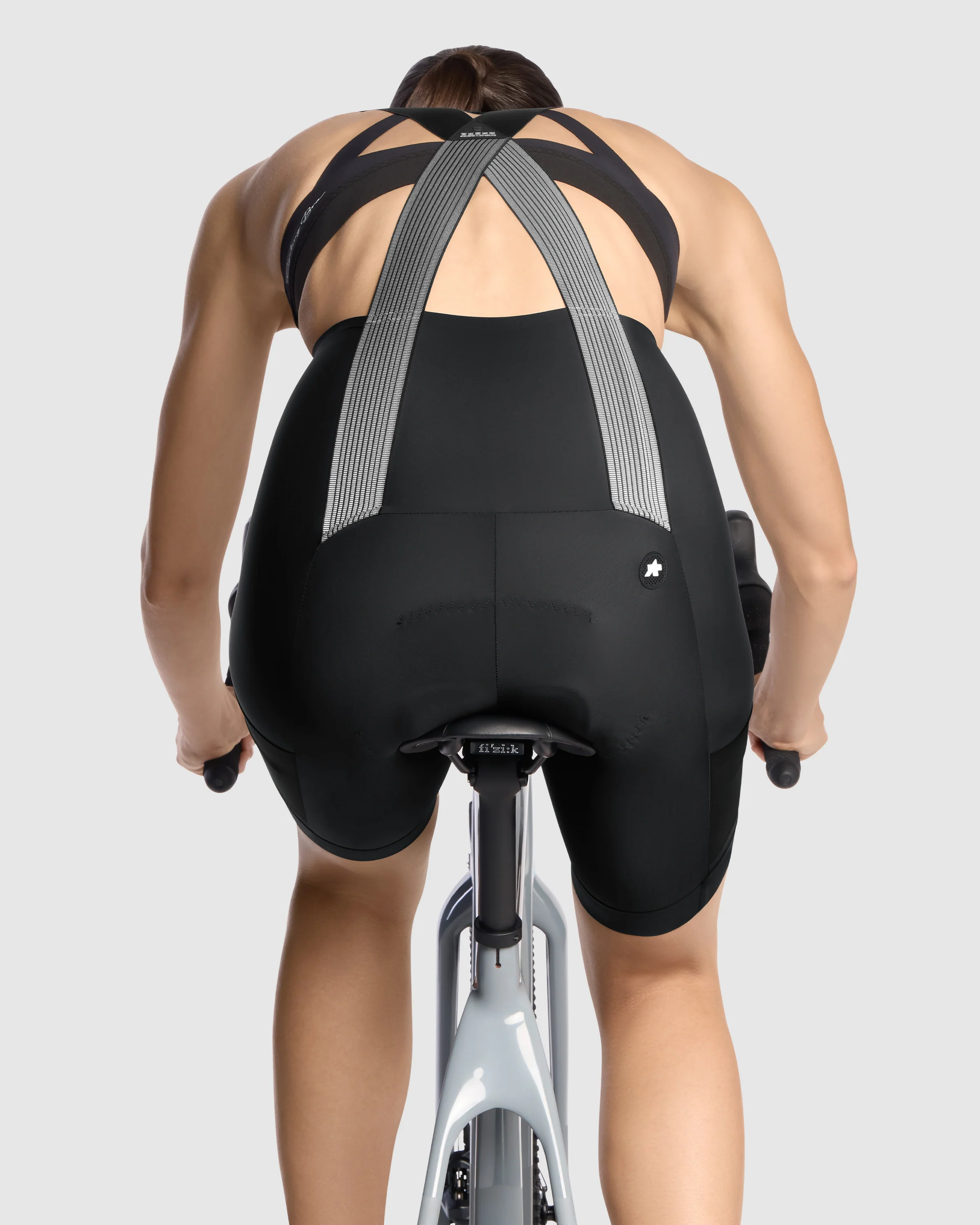 ASSOS TACTICA Kieskäfer T5 Women's Gravel Bib Shorts Black Series - Image 6