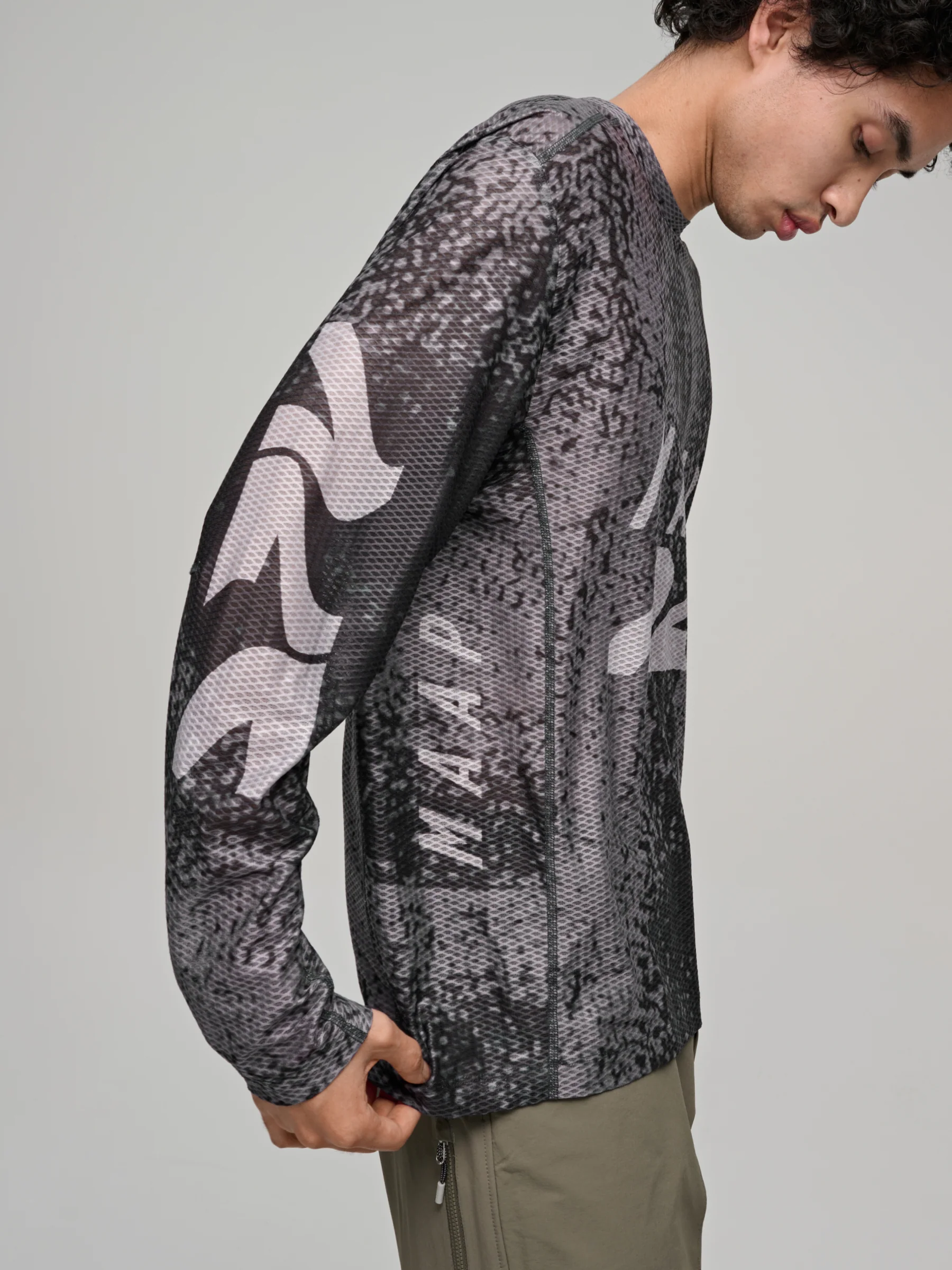 MAAP Alt_Road Men's Mesh Longsleeve Tee Silver/Black - Image 4