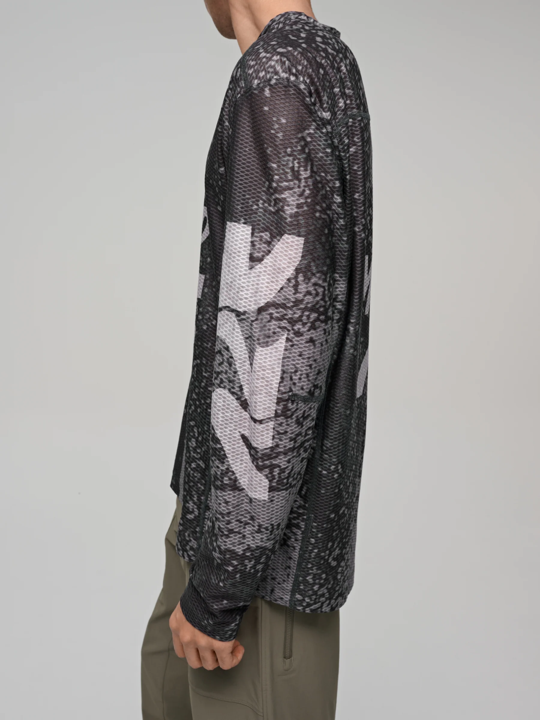 MAAP Alt_Road Men's Mesh Longsleeve Tee Silver/Black - Image 6