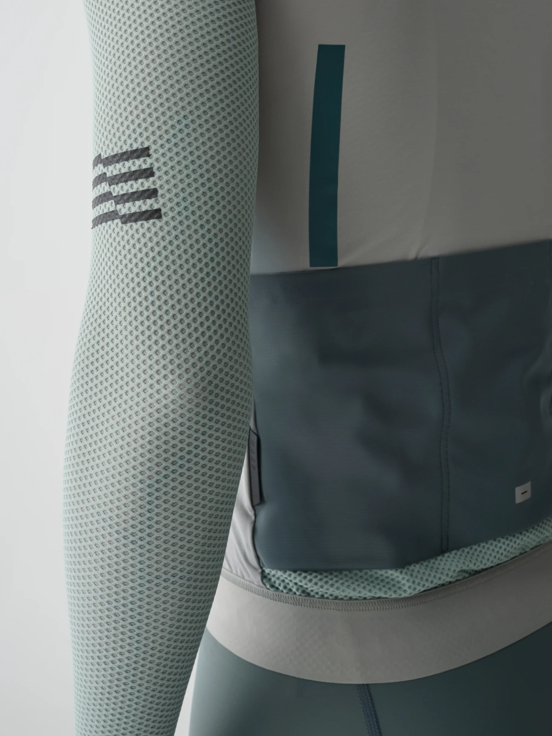 MAAP Evade Pro Base Men's Longsleeve Jersey 2.0 Ghost Grey - Image 6
