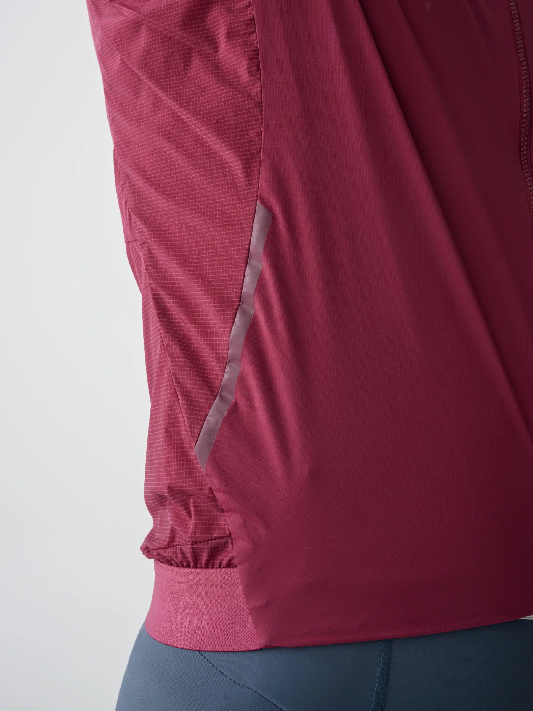 MAAP Flow Men's Insulated Vest Dark Plum - Image 5