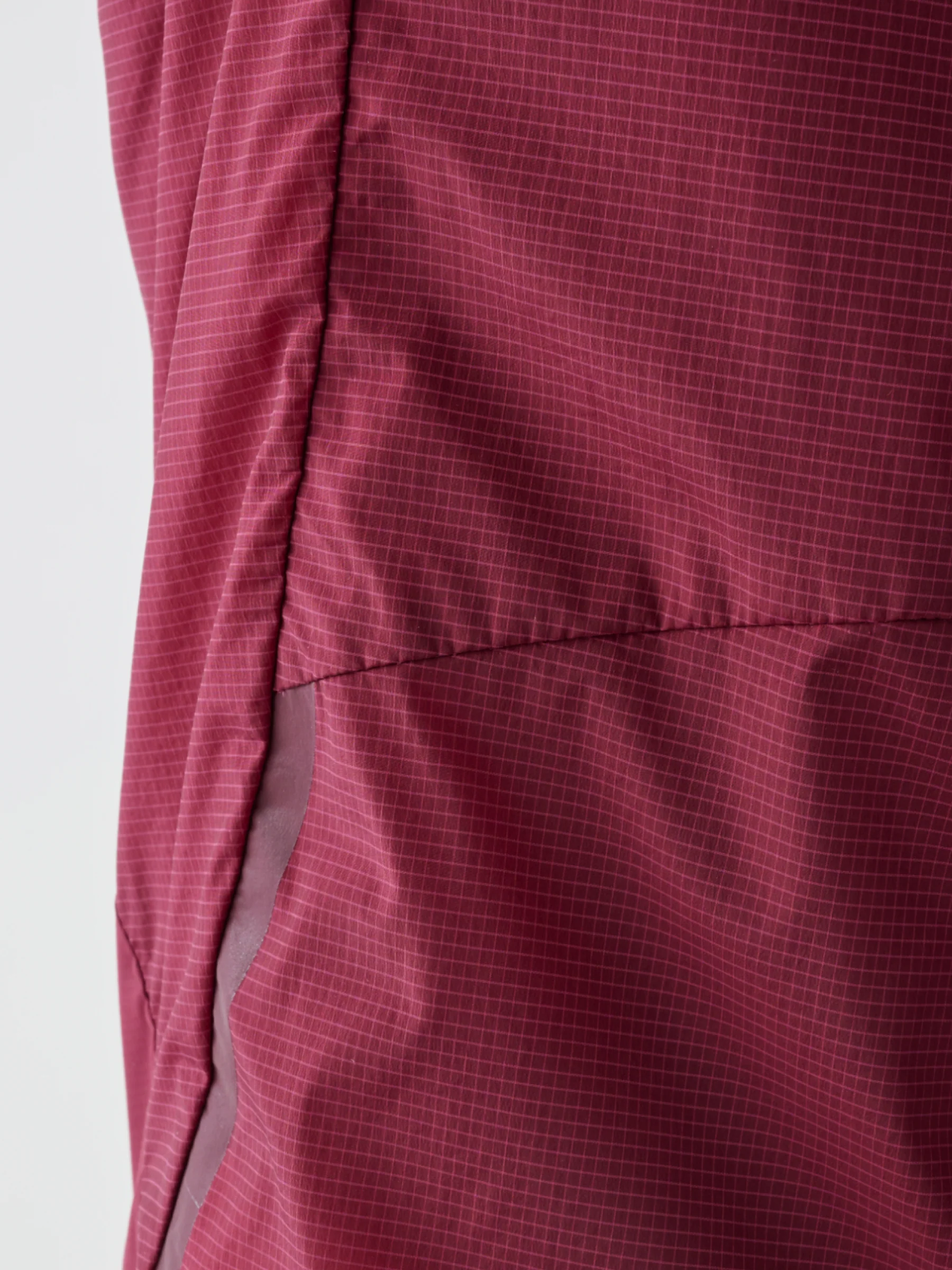 MAAP Flow Men's Insulated Vest Dark Plum - Image 7
