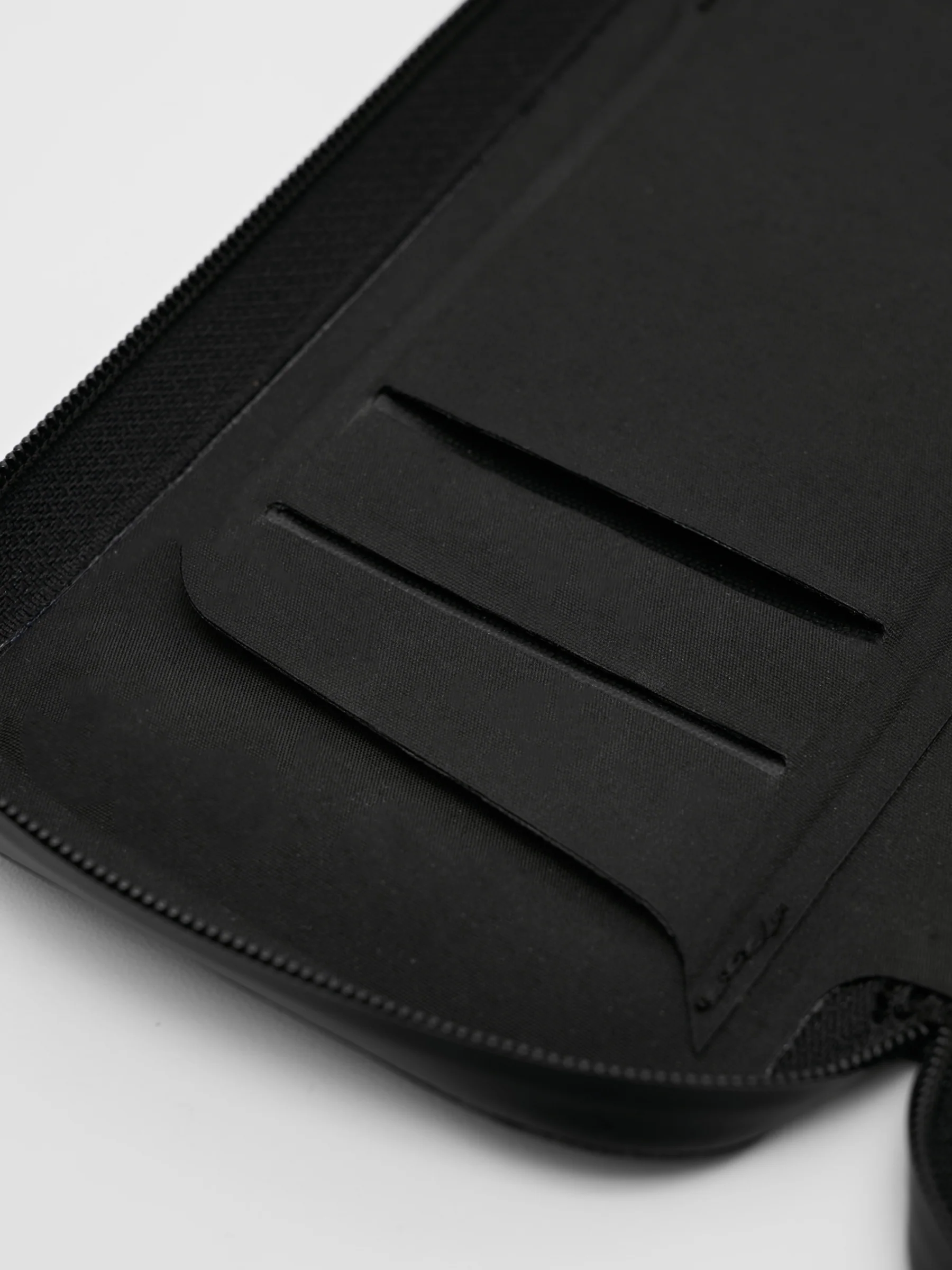 MAAP Shield Waterproof Phone Wallet Small Black - Image 6