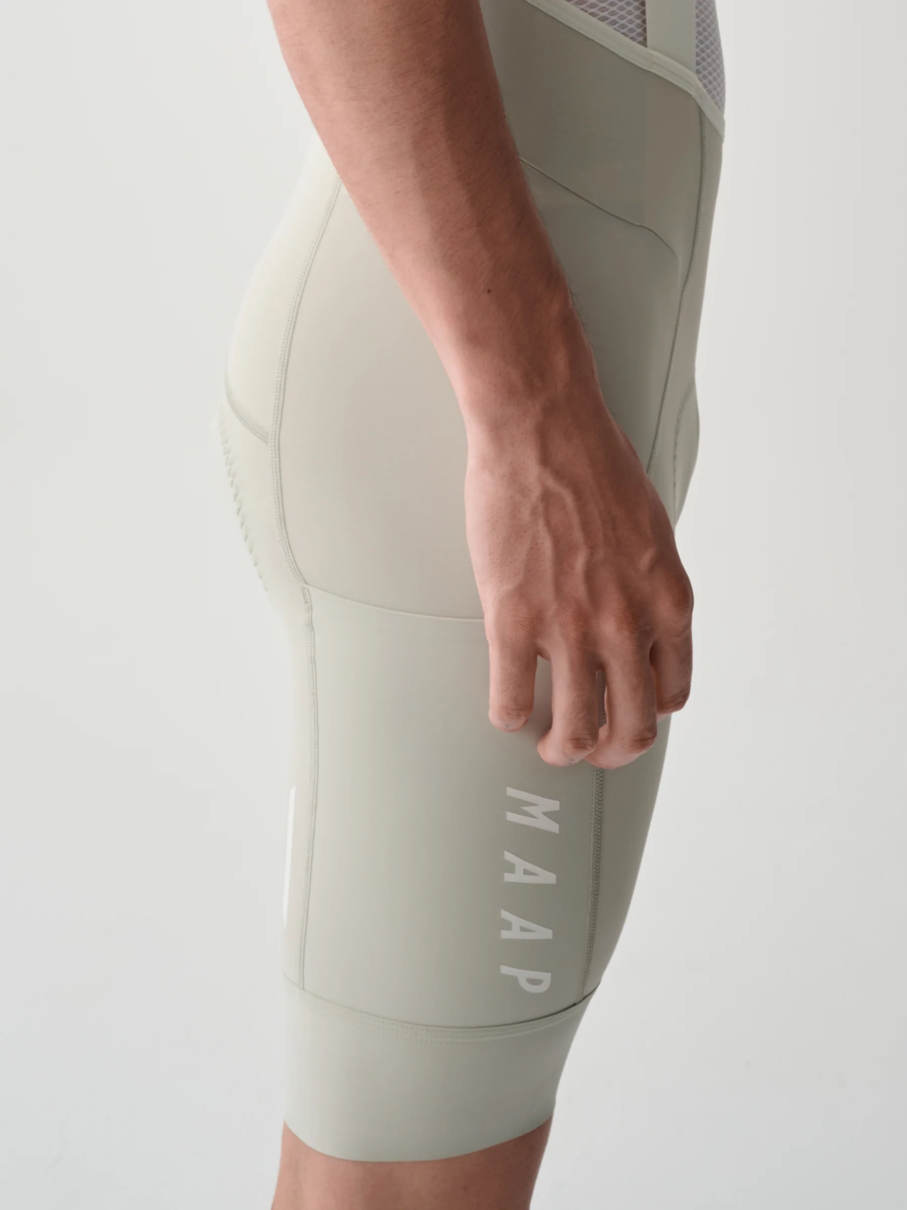 MAAP Team Evo Men's Cargo Bib Shorts Fog - Image 5