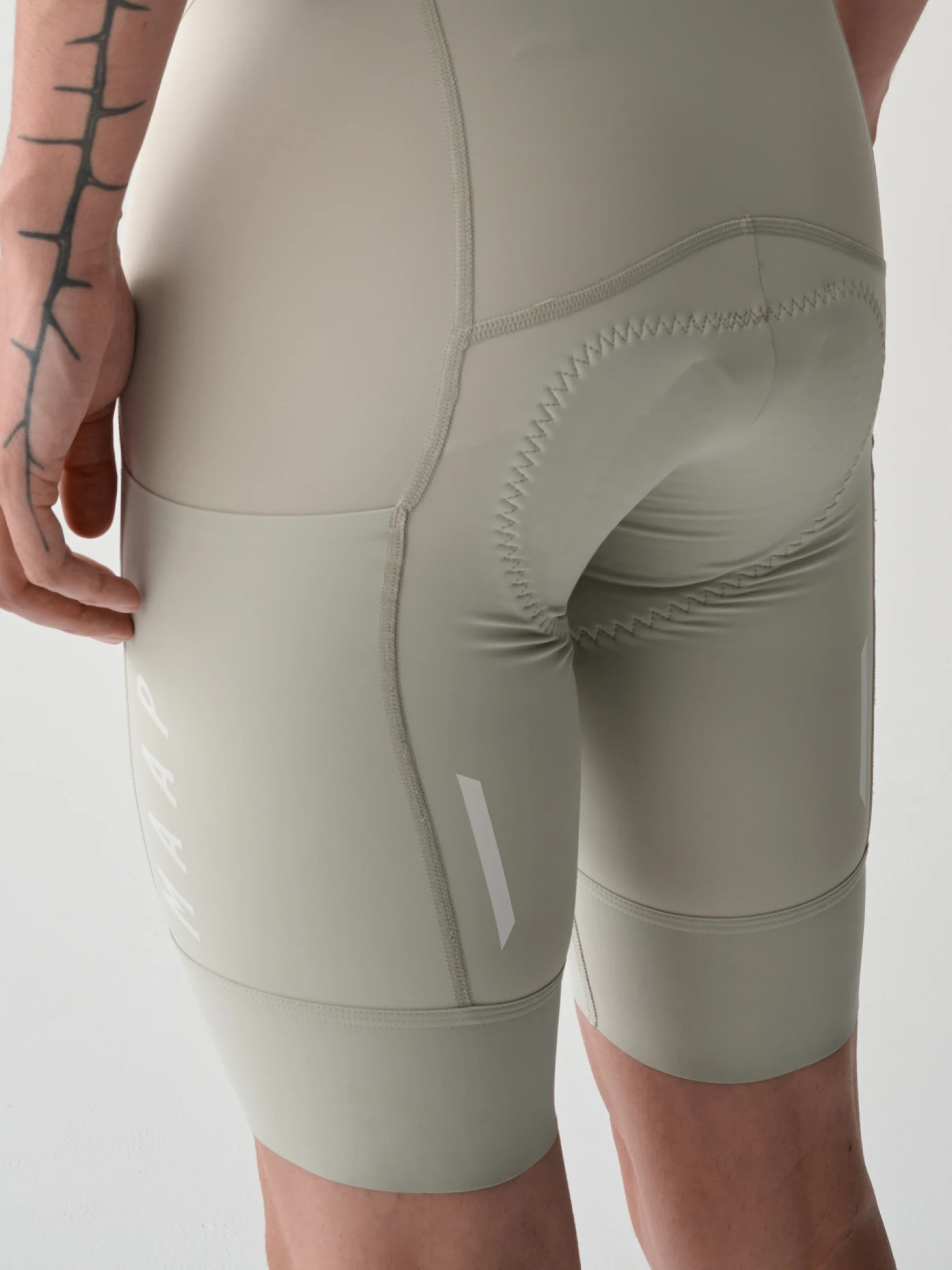 MAAP Team Evo Men's Cargo Bib Shorts Fog - Image 6