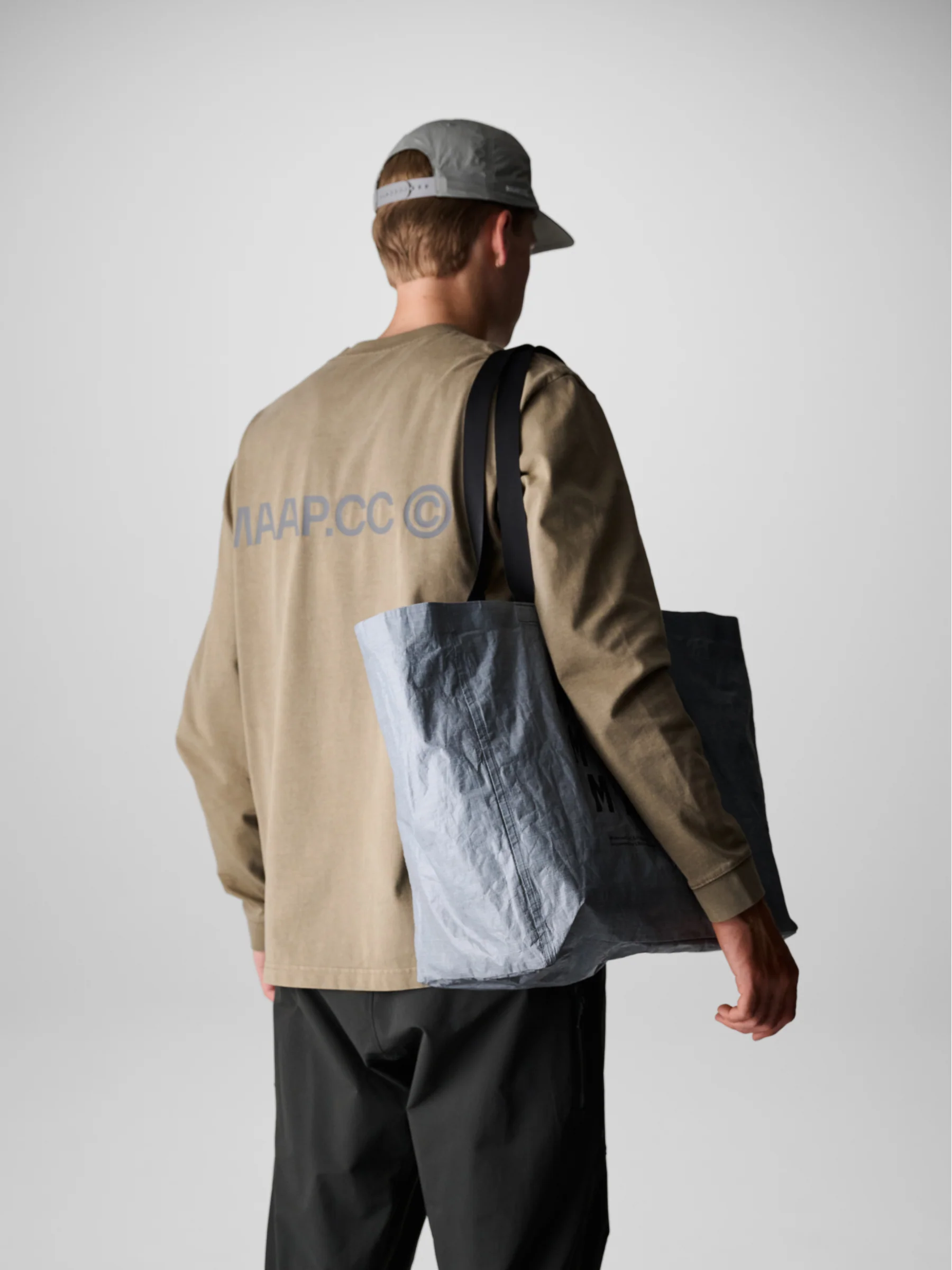 MAAP Tech Tote Graphite - Image 6