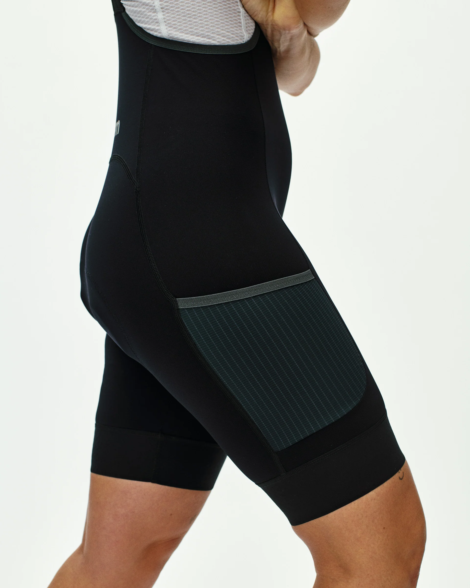 PNS Escapism Women's Cargo Bib Shorts Black - Image 7