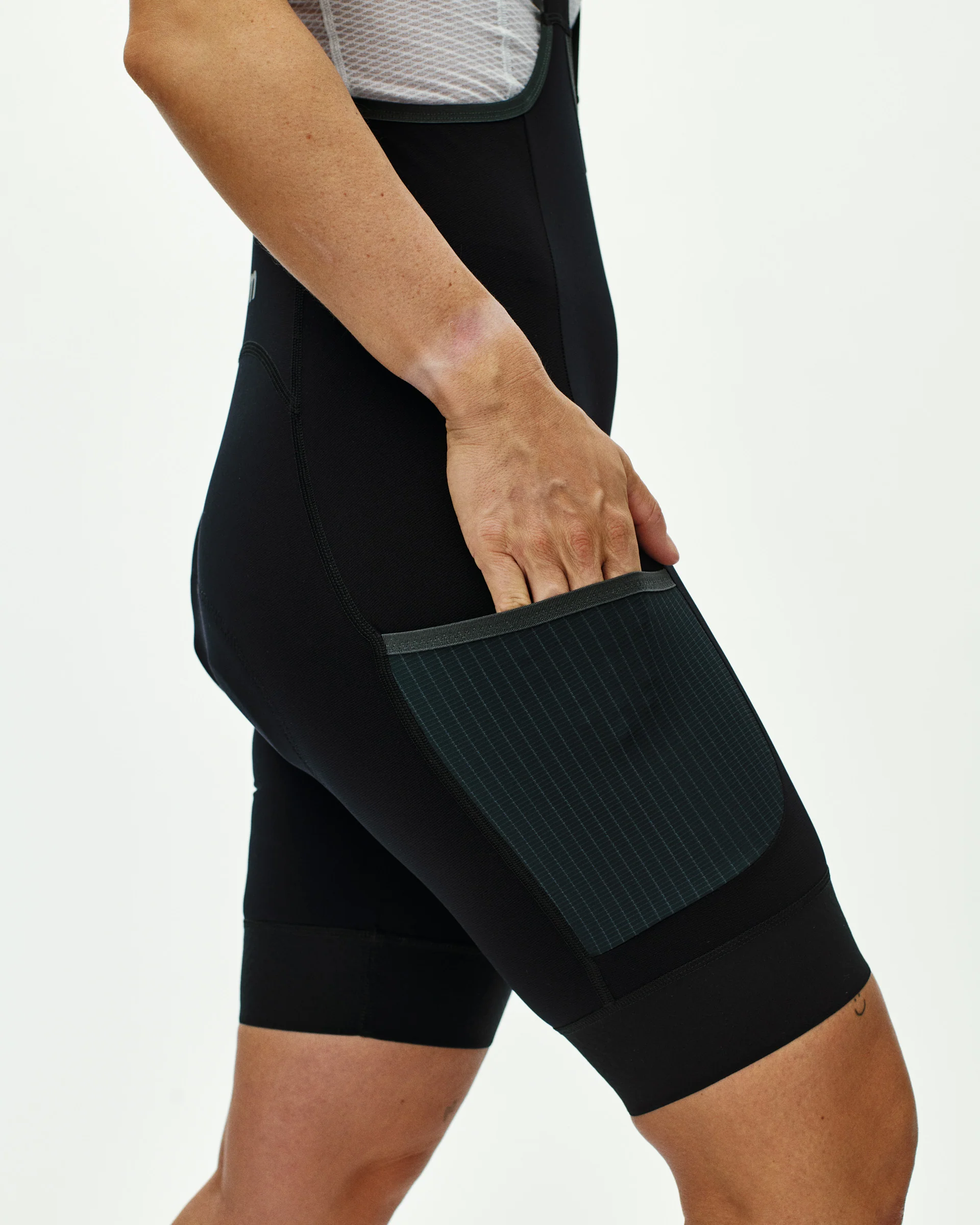 PNS Escapism Women's Cargo Bib Shorts Black - Image 8