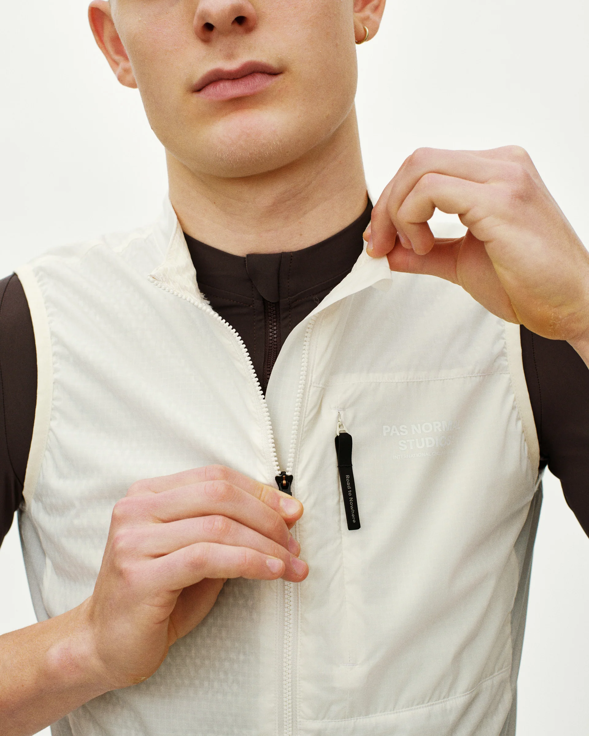 PNS Essential Men's Insulated Gilet Off White - Image 5
