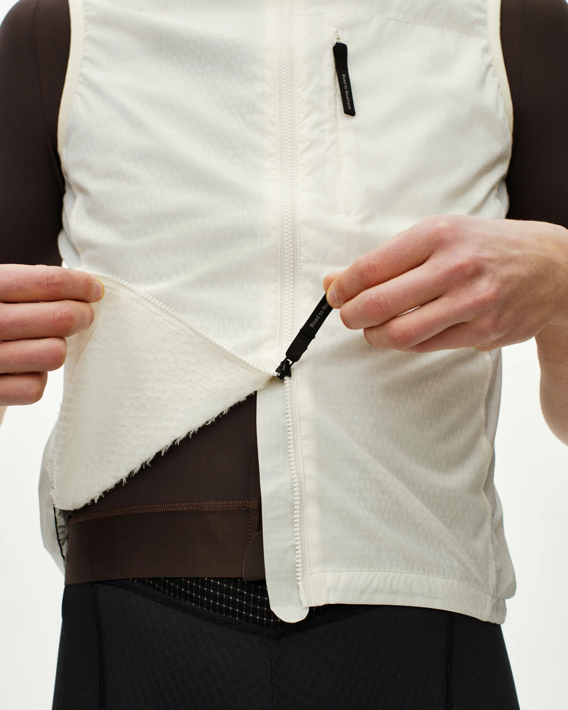 PNS Essential Men's Insulated Gilet Off White - Image 7
