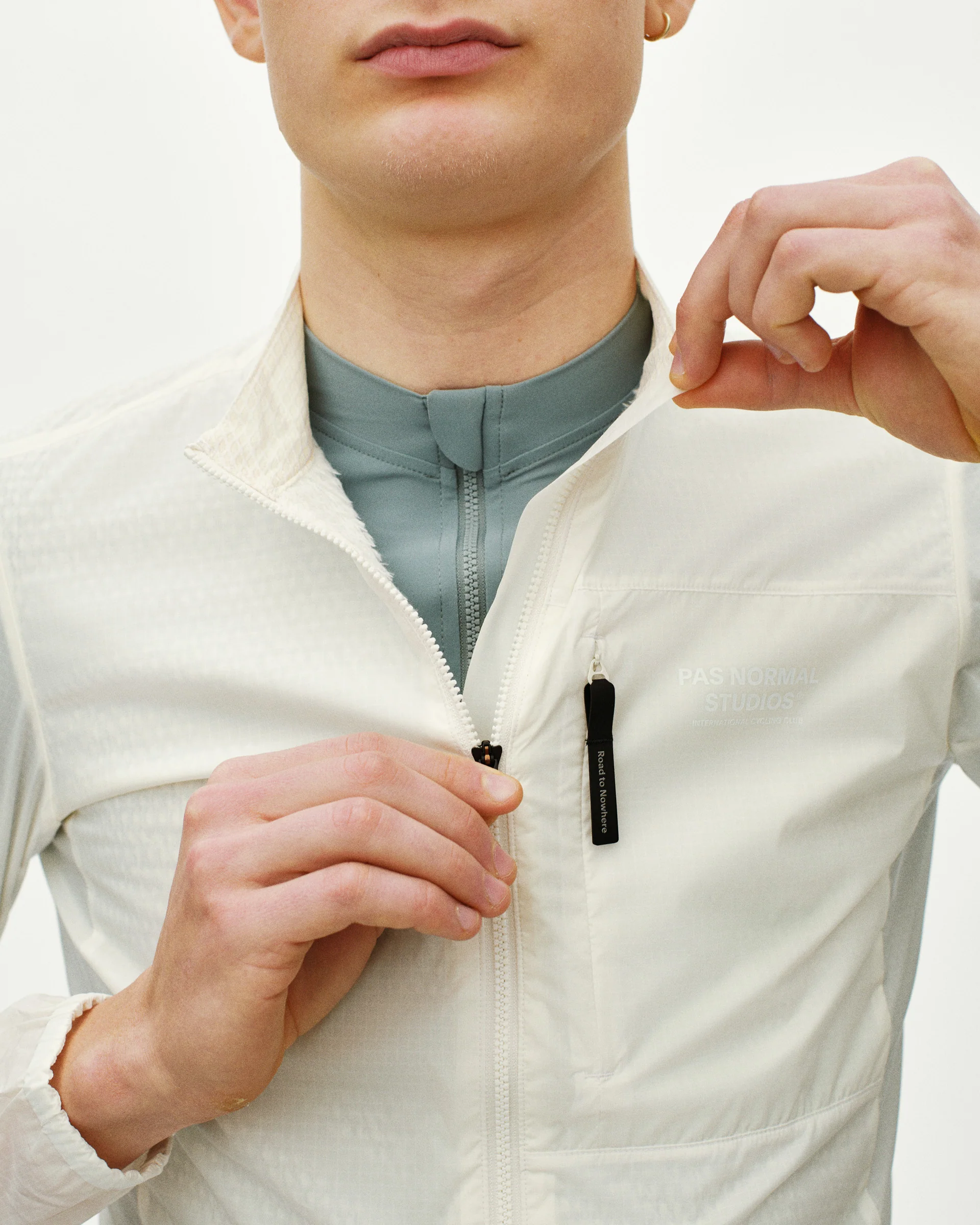 PNS Essential Men's Insulated Jacket Off White - Image 5