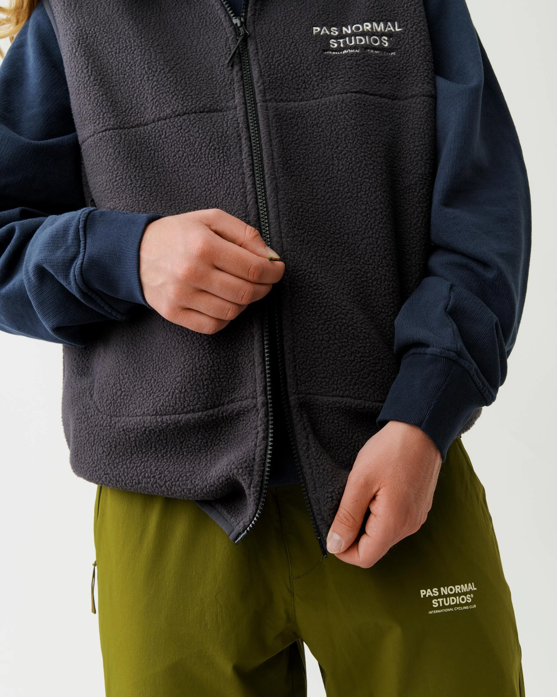 PNS Off-Race Fleece Vest Deep Grey - Image 5
