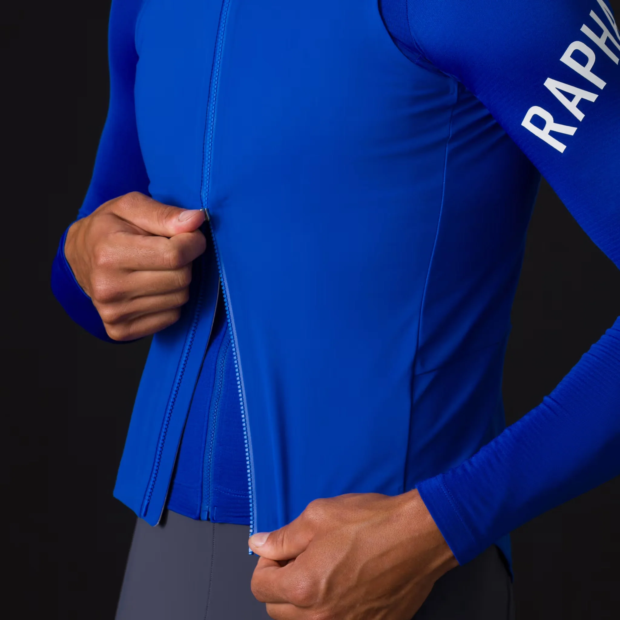Rapha Pro Team Men's Shadow Gilet Blue/Silver Reflective - Image 5