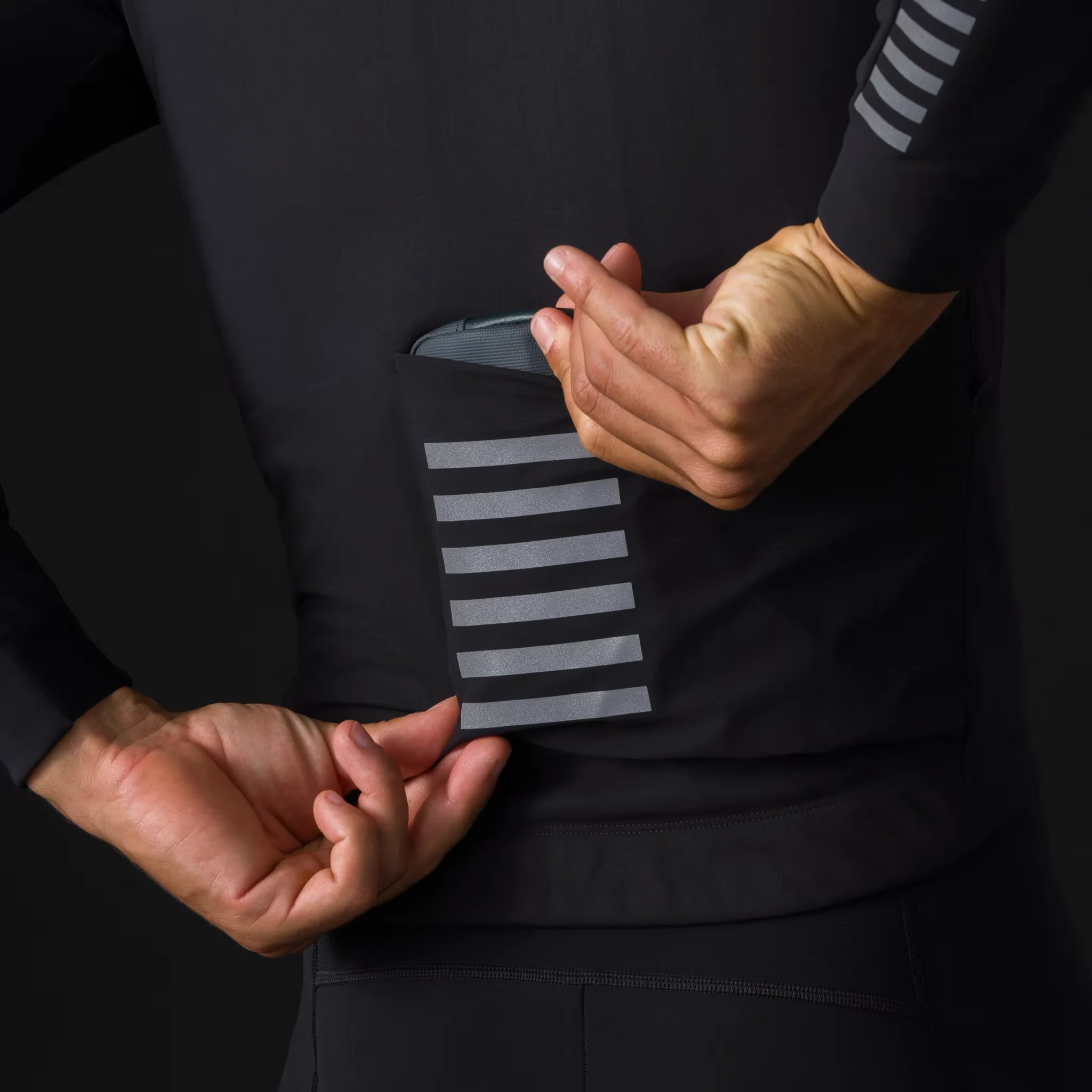 Rapha Pro Team Men's Shadow Winter Jacket Black/Silver Reflective - Image 6
