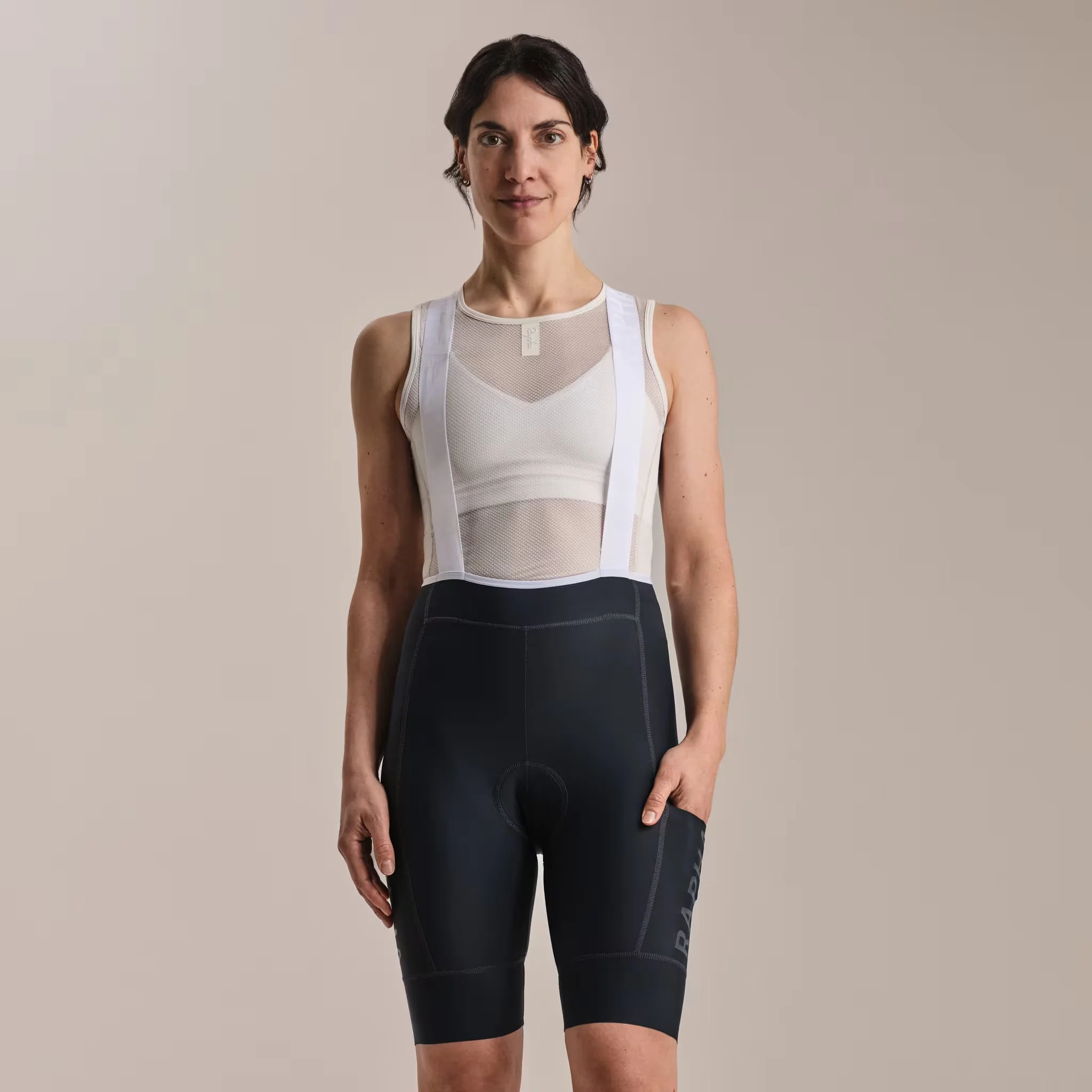 Rapha Women's Pro Team Cargo Bib Shorts Regular Carbon/Dark Grey - Image 3